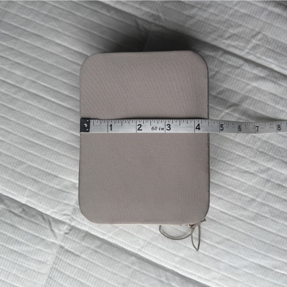 Grey jewelry box for organization - Picture 4 of 4